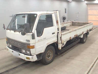 TOYOTA DYNA TRUCK