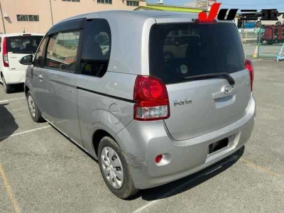 TOYOTA PORTE