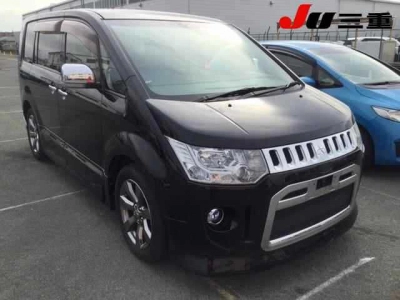 MITSUBISHI DELICA D:5