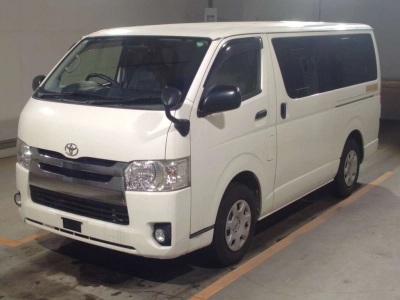 TOYOTA REGIUS VAN