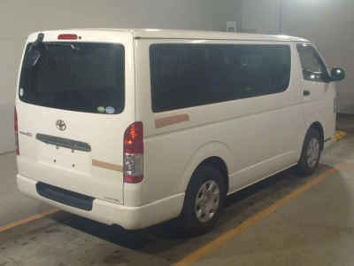 TOYOTA REGIUS VAN