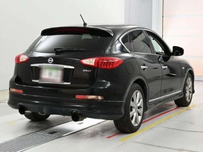 NISSAN SKYLINE CROSSOVER