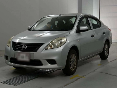 NISSAN TIIDA LATIO
