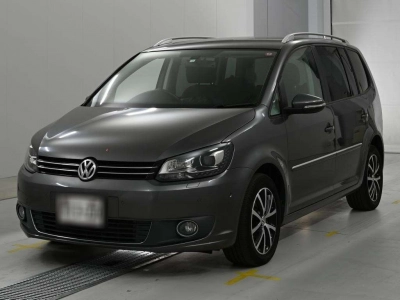 VOLKSWAGEN GOLF TOURAN