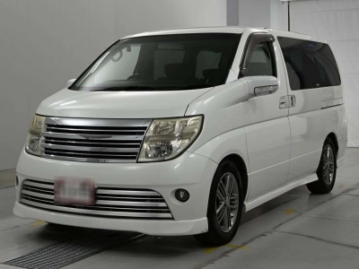 NISSAN ELGRAND