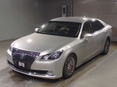 TOYOTA CROWN MAJESTA