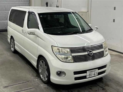 NISSAN ELGRAND