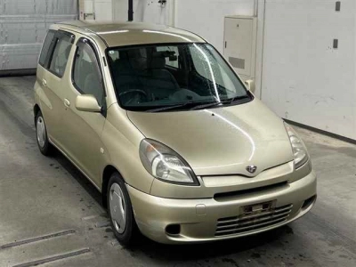 TOYOTA FUN CARGO