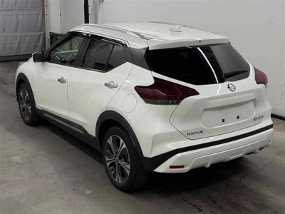 NISSAN KICKS