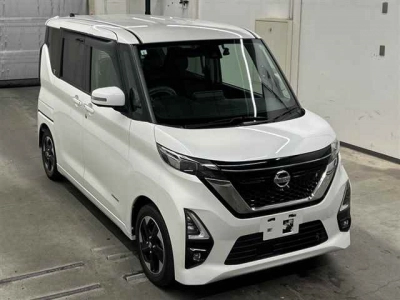 NISSAN ROOX