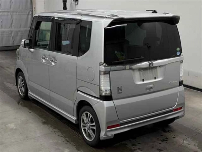 HONDA N BOX CUSTOM