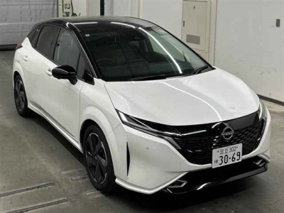NISSAN AURA