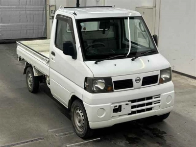 NISSAN CLIPPER TRUCK