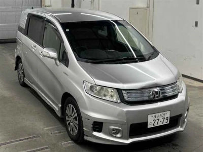 HONDA FREED SPIKE HYBRID