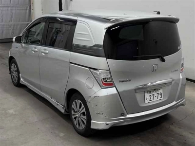 HONDA FREED SPIKE HYBRID