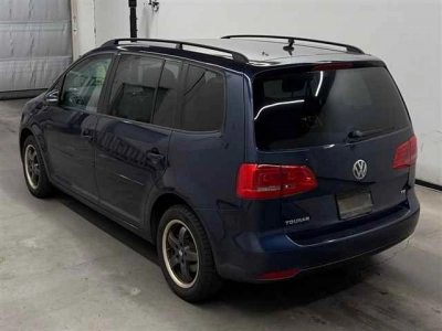 VOLKSWAGEN GOLF TOURAN