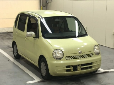 DAIHATSU MOVE LATTE