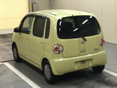 DAIHATSU MOVE LATTE
