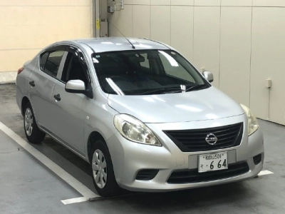 NISSAN TIIDA LATIO