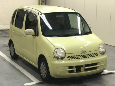 DAIHATSU MOVE LATTE