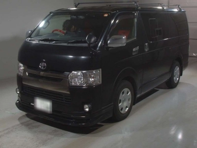 TOYOTA HIACE VAN