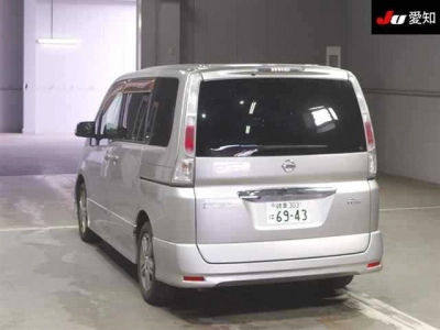 NISSAN SERENA