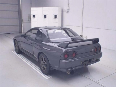 NISSAN SKYLINE
