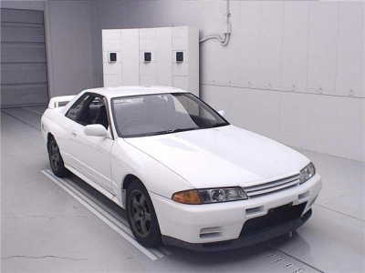 NISSAN SKYLINE