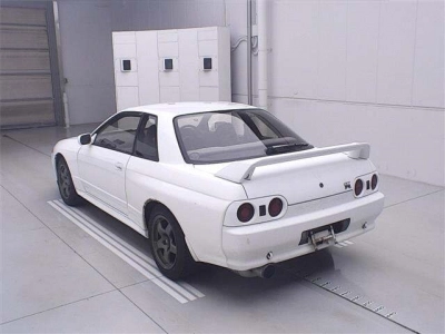 NISSAN SKYLINE