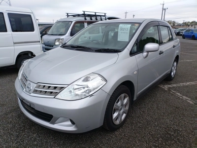 NISSAN TIIDA LATIO