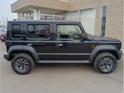SUZUKI JIMNY NOMADE