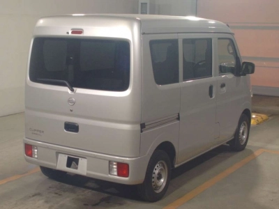NISSAN CLIPPER VAN