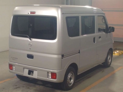 NISSAN CLIPPER VAN