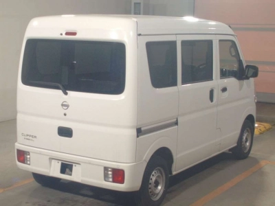 NISSAN CLIPPER VAN