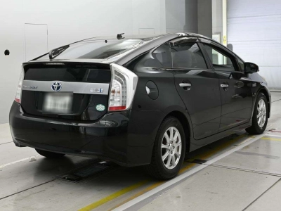 TOYOTA PRIUS PHV