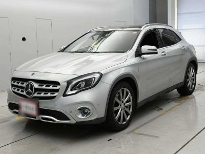MERCEDES BENZ GLA