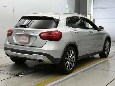 MERCEDES BENZ GLA