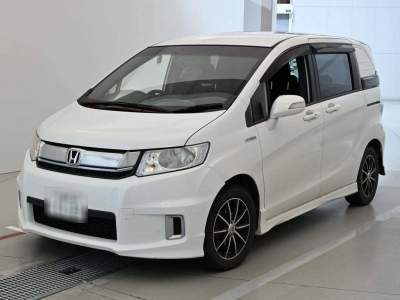 HONDA FREED SPIKE HYBRID