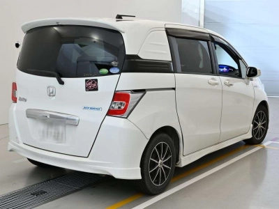 HONDA FREED SPIKE HYBRID