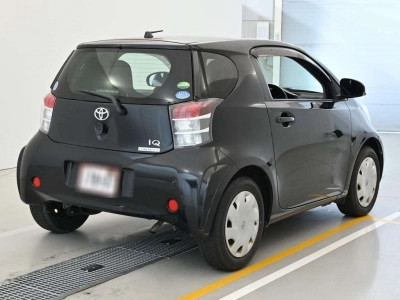 TOYOTA IQ