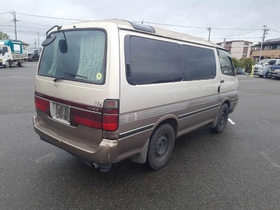 TOYOTA HIACE WAGON