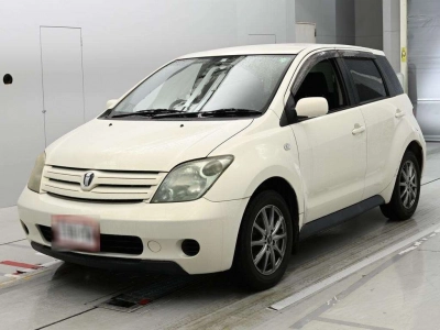 TOYOTA IST