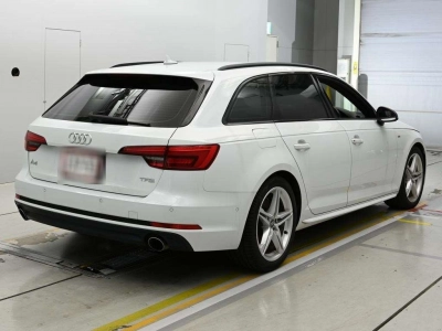 AUDI A4 AVANTE