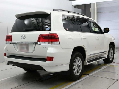TOYOTA LAND CRUISER
