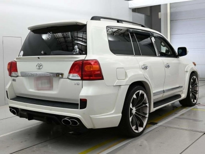 TOYOTA LAND CRUISER