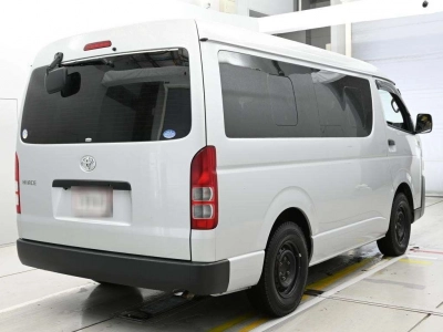 TOYOTA HIACE WAGON