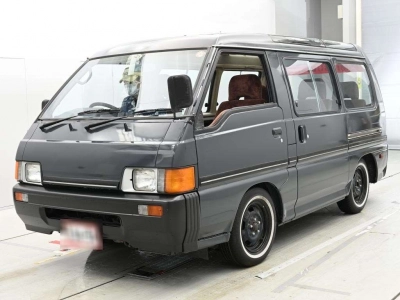 MITSUBISHI DELICA WAGON