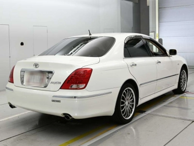 TOYOTA CROWN MAJESTA