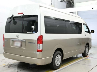 TOYOTA HIACE WAGON