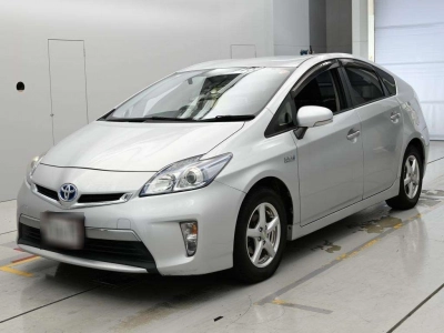 TOYOTA PRIUS PHV